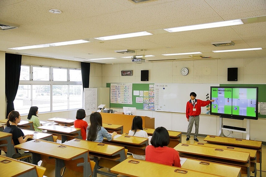 自動車教習所の教習指導員※新卒（ID：2281）の求人画像４