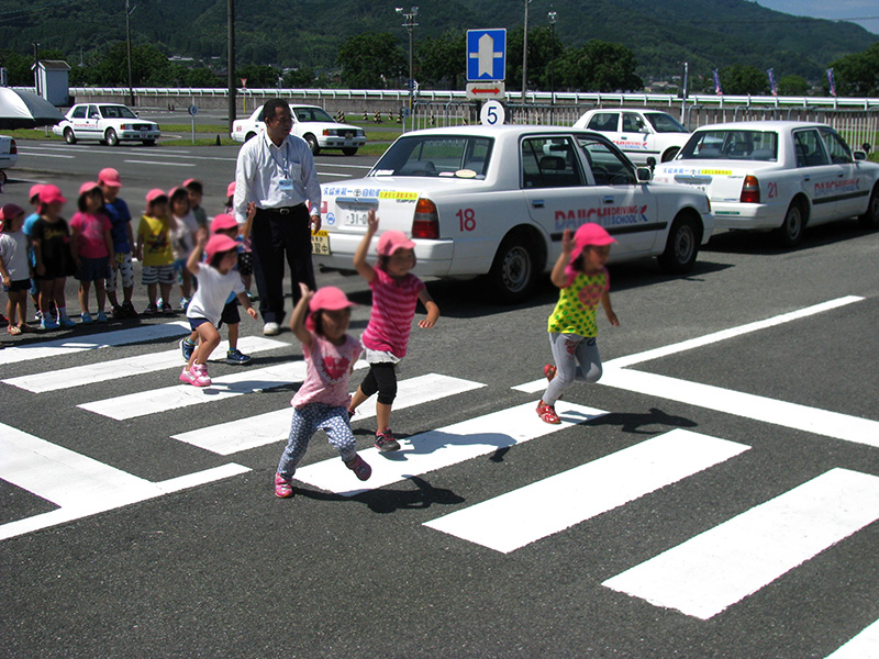 自動車教習所の教習指導員（ID：2298）の求人画像４