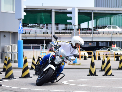 自動車学校の教習指導員（ID：2381）の求人画像２